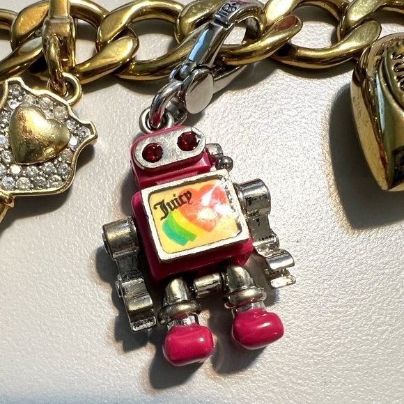 Juicy Couture vintage goldtone chunky bracelet w/rare robot charm,key, heart & J - Picture 2 of 10
